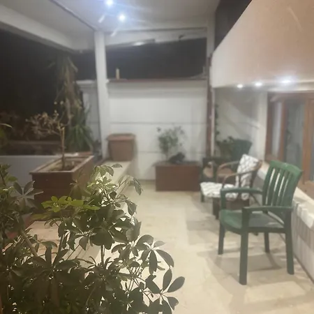 Δωμάτια σε οικογενειακή κατοικία Orange Garden