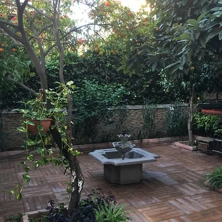 Δωμάτια σε οικογενειακή κατοικία Orange Garden *