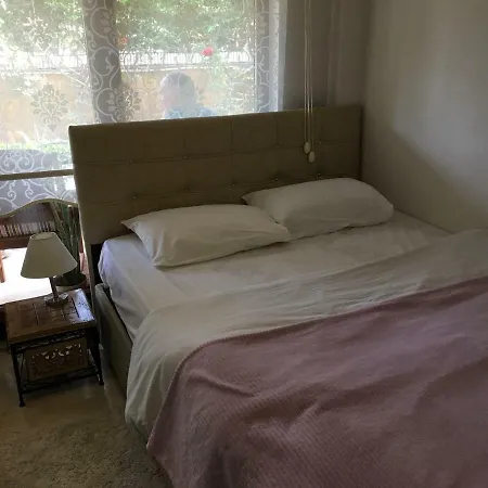 Δωμάτια σε οικογενειακή κατοικία Orange Garden