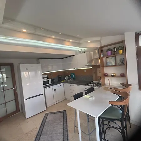 Orange Garden Проживание в семье